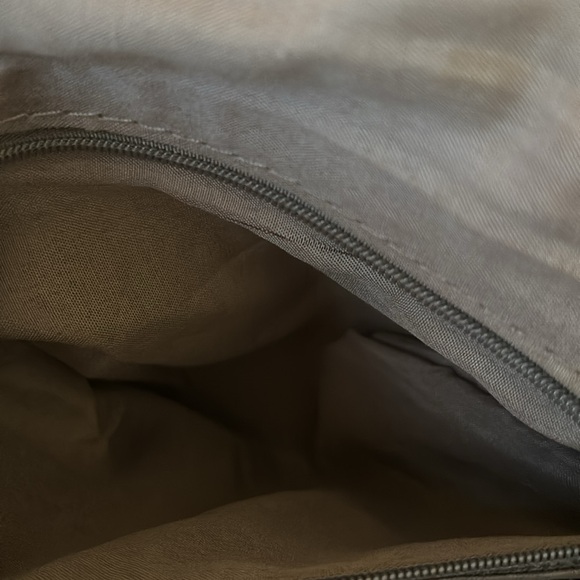 Gray clutch - Picture 7 of 10